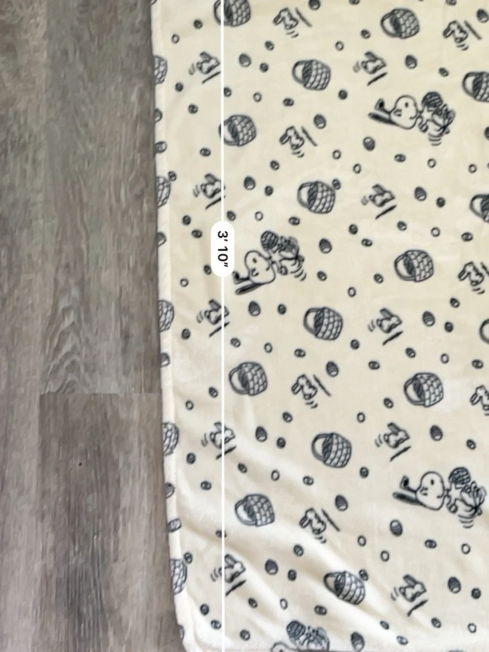 Peanuts Snoopy Fleece Throw Blanket 57” x 70” Cream Gray Easter Cozy Blanket